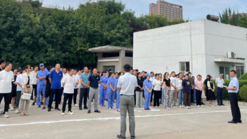 西安遠(yuǎn)大德天藥業(yè)組織開展消防應(yīng)急演練